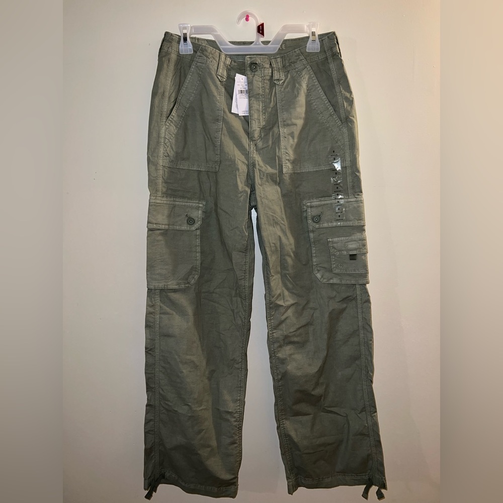 AE Snappy Stretch Baggy Cargo Jogger Brand New Women’s Size 8